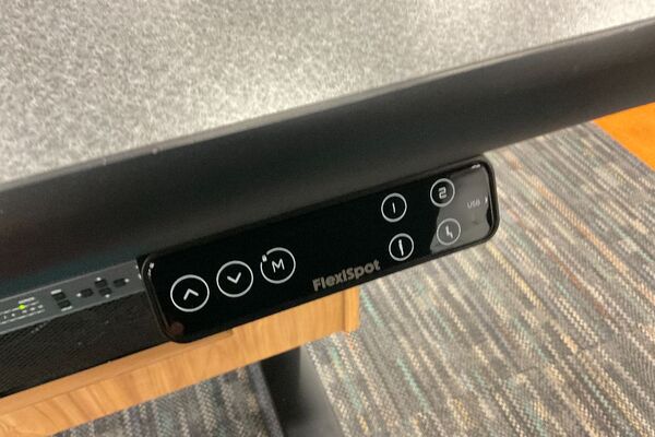 Pedestal: Height adjustment panel